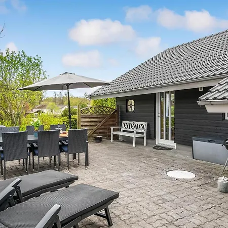 3 Bedroom Lovely In Holiday home *